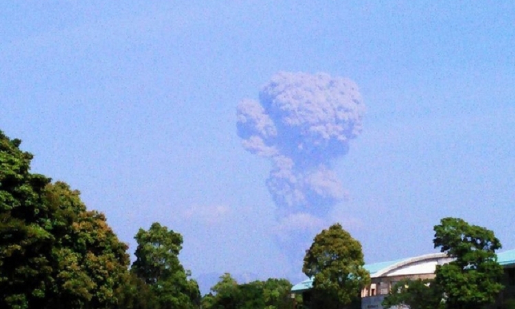 Globální mafie pod útokem na celém světě, válka pokračuje zničením podzemních vojenských základen V Japonsku