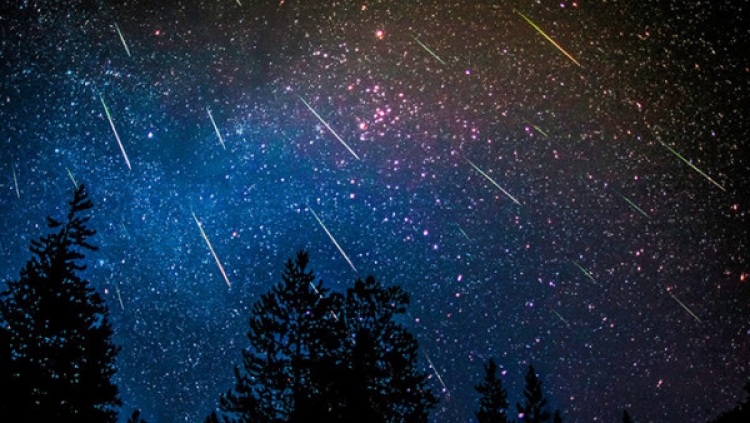 O víkendu budou padat hvězdy. V noci na neděli vyvrcholí meteorický roj Perseid